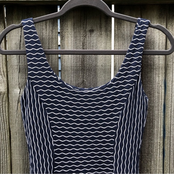 Milly New York Maria Sleeveless Dress Size S Navy White Wavy Stripes Stretch - Picture 14 of 16